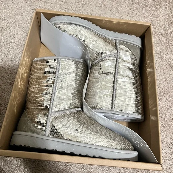 UGG Classic Short Silver Sparkles Boots in box - Picture 8 of 9